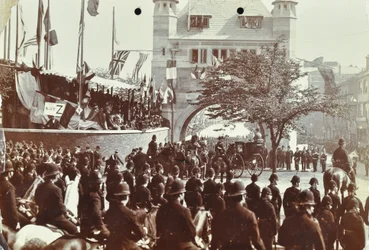 Blackwall Tunnel: slægtskab som prinsen af Wales, senere kong Edward VII, og prinsesse Alexandria overværer den ceremonielle åbning af tunnelen, 1897