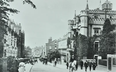 Ellerker College for the Daughters of Gentlemen, Richmond Hill, Richmond: generel opfattelse, 1895