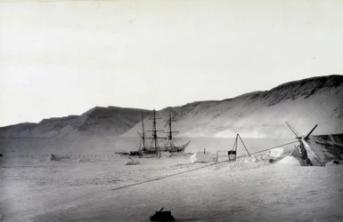 Nordpolen: Discovery bay, vinter - i "" Fortælling om en rejse til Polarsee under 1875-76", G.S. Nares, red. London