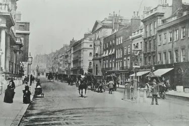Saint Jamess Street, Westminster LB: ser mod nord fra Pall Mall, 1895