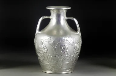 En victoriansk sølvreplika af Portland Vase, 1844