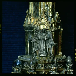 Engel spiller en gittern med et plekter, detalje fra crozier af William of Wykeham (ca. 1320-1404) (forgyldt sølv) (se 205100-32)