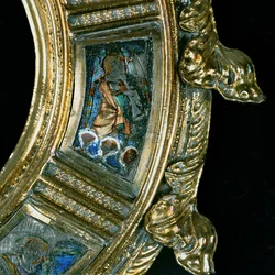 Engel, der spiller et blæseinstrument, detaljer fra crozier af William of Wykeham (ca. 1320-1404) (forgyldt sølv & champleve-emalje) (se 205100-32)