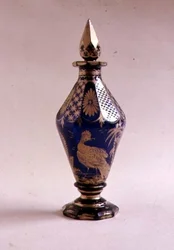 Bikonisk krucifiks med spiralprop, 1765-70 (forgyldt blåt glas)