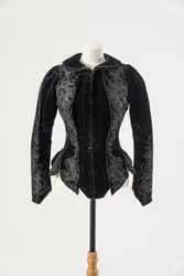 Sort fløjlsjakke broderet med påsyet sort silke og metalperler, slutningen af 1890