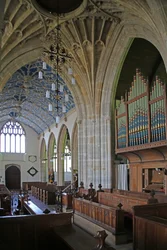 Viser en udsigt over Axbridge kirke - indvendig udsigt