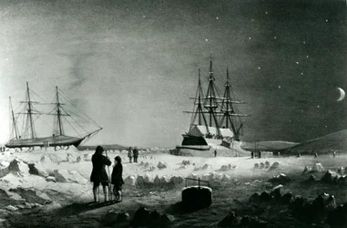 HMS Assistance og Pioneer in Winter Quarter returnerer dagslys