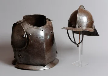 Hjelm, brystplade og bagplade, midten af 1600-tallet (metal)