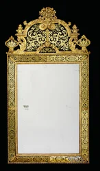 Et af et par Queen Anne-molebriller, ca. 1710 (forgyldt træ og verre eglomise) (se også 909137)