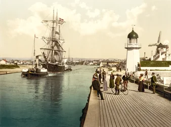 Mole og havn, Littlehampton (håndfarvet foto)