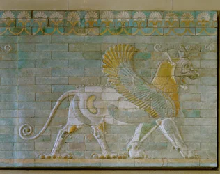 Bevinget tyr, farvede glaserede fliser, fra paladset i Susa, Iran ...