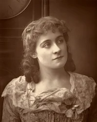 Kate Rorke, britisk skuespillerinde, i Sophia, 1887