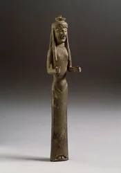Etruskisk kunst: offerfigur (etruskisk kunst, en offerfigur, bronzeskulptur fra Italien, 550 f.Kr., Dim 36 cm) Bronzeskulptur, Italien 550 f.Kr. Firenze, Museo Archeologico