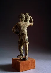 Etruskisk civilisation: tilbudsgiver - Bronzeskulptur, 3. - 2. århundrede f.Kr. Dim 12,3 cm Fra Brolio, Italien (etruskisk kunst, offermand, bronzeskulptur, fra Brolio, Italien, 3.-2. århundrede f.Kr., Dim 12,3 cm) Volterra Museo Guarnacci
