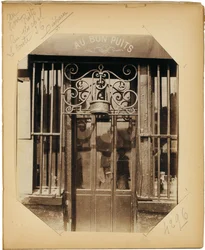Side fra albummet "Documents for the History of Old Paris", c.1910