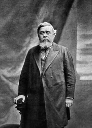Armand Fallieres (1841-1932) var formand for det franske senat i 1899-1906 og derefter præsident for den franske republik i 1906-1913.
