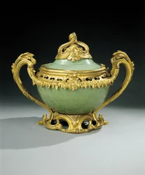 Louis XV pot-pourri vase (ormolu-monteret kinesisk celadon porcelæn)