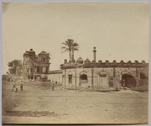 Secundra Bagh, der viser bruddet og porten