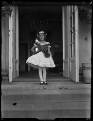 Billede af Susanne Sordidness (1911-1991) som barn i kostume