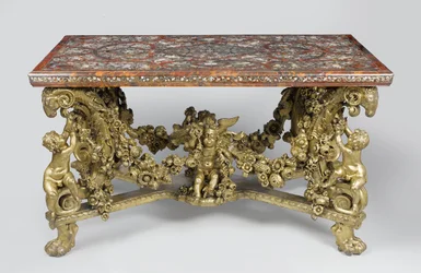 Intarsiabord på fod af udskåret og forgyldt limetræ, 1689