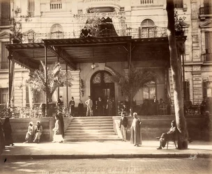 Indgangen til Hotel Shepheard i Cairo