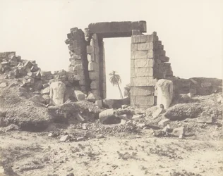 Karnak Theben, First Pylon - Ruins of the Gate and the Colossi, ..., 1851-52, trykt 1853-54.
