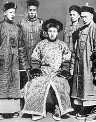 Et portræt af mandariner, Kina, 1936.