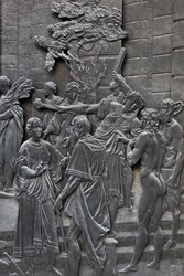 Base, der repræsenterer Alessandro Farnese, der modtager ambassadørerne for dronning Elisabeth af England, detalje af statuen af Alessandro Farnese