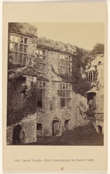 Carew Castle - statslejligheder i den indre gård
