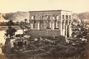 "Egypten og Palæstina": Trajans pavillon i det monumentale kompleks af Philae, øen Agilkia, omegn af Assuan, Egypten