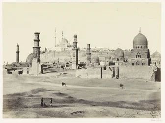 Udsigt over den sydlige del af nekropolis i Kairo Grave på den sydlige kirkegård. FirstView. (titel på objekt)