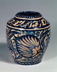 Vase fra Bushey Heath Pottery
