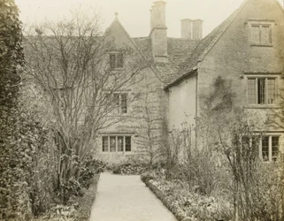 Kelmscott Manor: Havefronten
