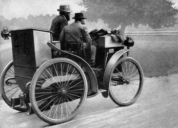 1895: Den franske industrimand Edouard Michelin (1859-1940) team "l