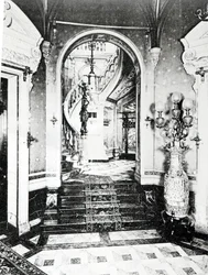 Vestibulen og Onyx-trappen i Hotel de Paiva