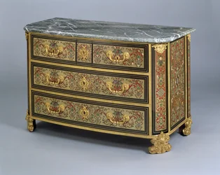 En Louis XIV kommode, ca. 1710 (polykrom skildpadde og messingindlæg)