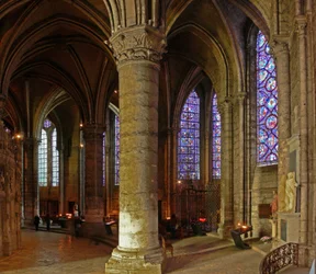 En udsigt over den nordøstlige del af ambulatoriet