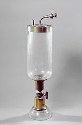 Apparat til at studere gas, designet af Antoine Laurent de Lavoisier (1743-94) (metal og glas)
