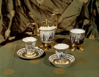 Keramik under direktionen. Kaffeservice inspireret af Napoleon I