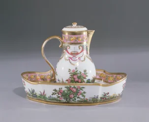 Ærke og kumme, lavet i Paris (porcelæn)