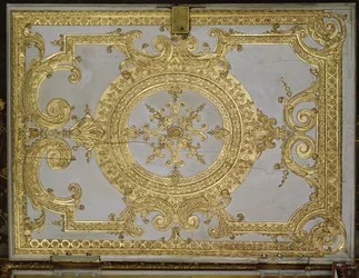 Interiør af et kapel, Orgelet (dørbuffet) i stil med Louis XIV (guld, stuk og trærelief)