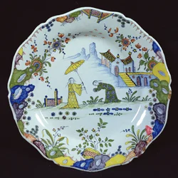 Tallerken, dekoreret i Chinoiserie-stil, skabt i Rouen (keramik)