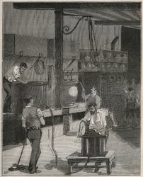 Keramik, Manufacture de Sevres: Vakuum- og trykluftstøbeværksted. Indgravering fra 1885 i "" Les arts et metiers illustres"" af Adolphe BITARD.