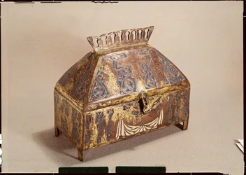 Relikvieskrin fra St. Exupere (370-99) (champleve-emalje)