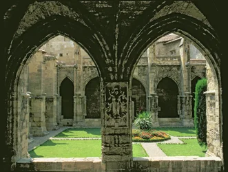 Klosterhaven, set fra et af gallerierne, 1272-1340