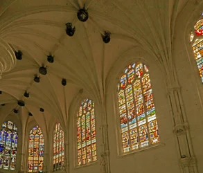 Sydsiden af kapellet (farvet glas)