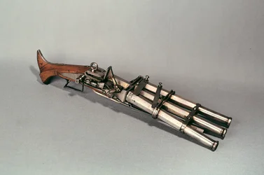 Triple-løbet pistol (træ og metal)