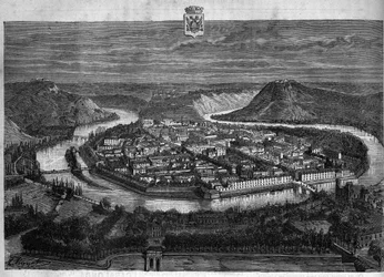 Udsigt over byen Besancon i Doubs. Indgravering fra 1880 i "La republique illustree"" privatsamling.