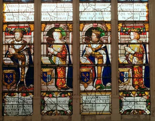 Vindue, der forestiller Jacques de Bourbon (1315-61) Comte de la Marche, Jeanne de Chatillon-Saint-Pol (d.1371) Jean I de Bourbon (1361-94) og Catherine, Comtesse de Vendome