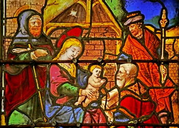 Vindue, der viser hyrdernes fødsel og tilbedelse (farvet glas)